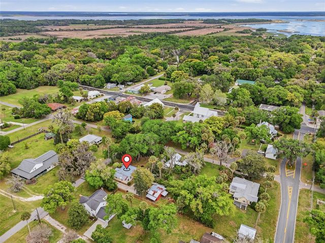 6070 AVENUE F, Mc Intosh, FL 32664