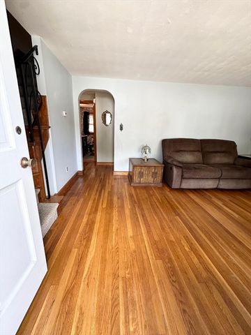 15 Cannon Rock Road, Lynn, MA 01904