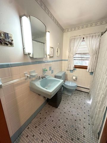 15 Cannon Rock Road, Lynn, MA 01904