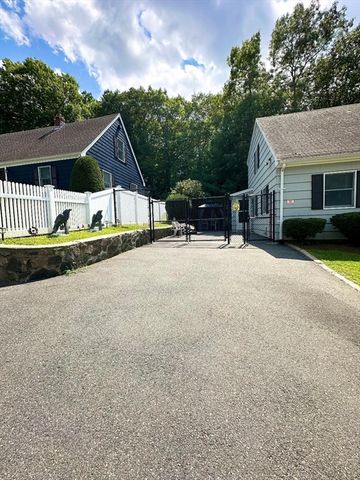 15 Cannon Rock Road, Lynn, MA 01904