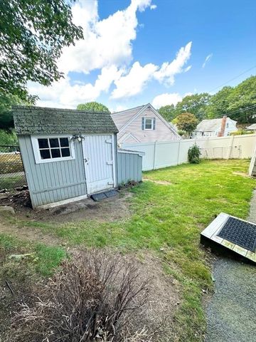 15 Cannon Rock Road, Lynn, MA 01904