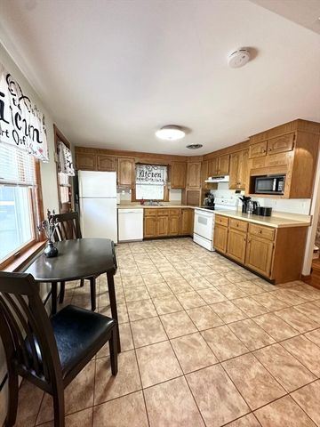 15 Cannon Rock Road, Lynn, MA 01904