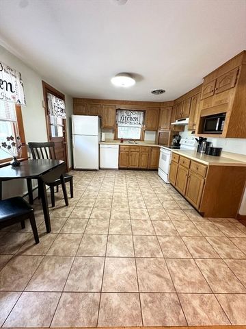 15 Cannon Rock Road, Lynn, MA 01904