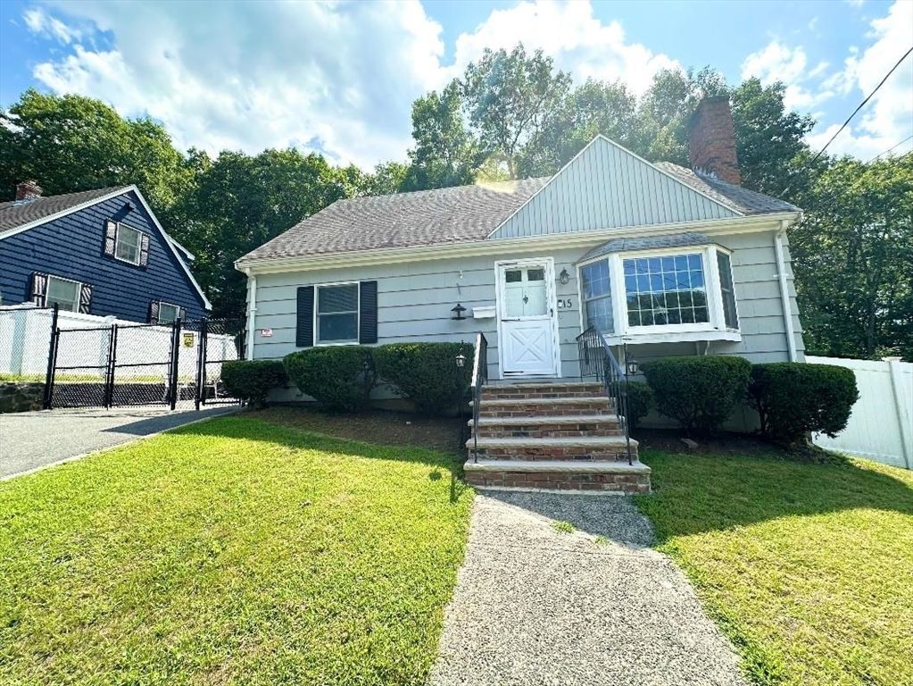 15 Cannon Rock Road, Lynn, MA 01904