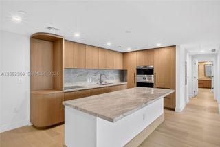 1176 97th ST 501, Bay Harbor Islands, FL 33154