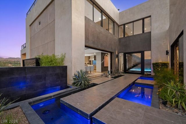 32 Highland Cove Lane, Henderson, NV 89011