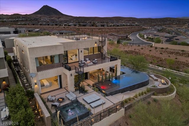 32 Highland Cove Lane, Henderson, NV 89011