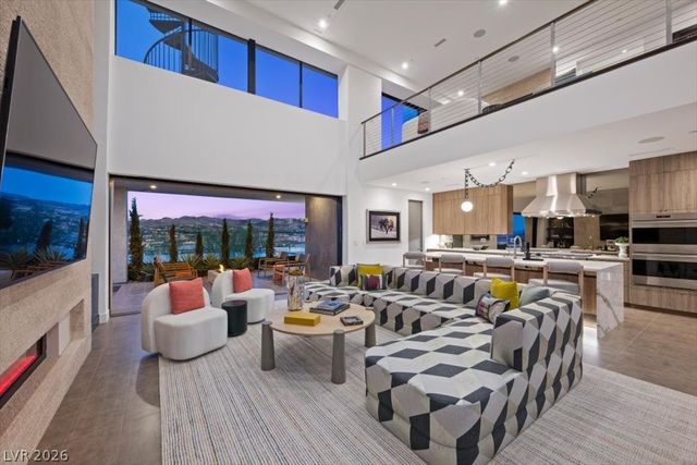 32 Highland Cove Lane, Henderson, NV 89011