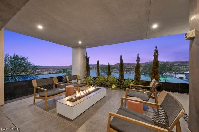 32 Highland Cove Lane, Henderson, NV 89011