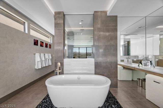 32 Highland Cove Lane, Henderson, NV 89011