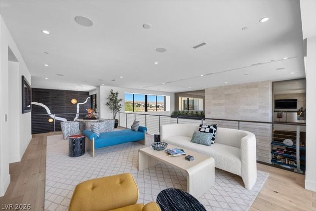 32 Highland Cove Lane, Henderson, NV 89011