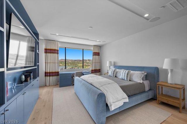 32 Highland Cove Lane, Henderson, NV 89011
