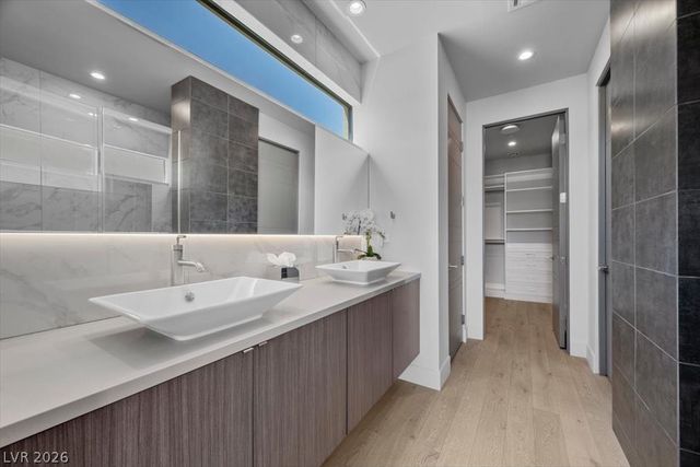 32 Highland Cove Lane, Henderson, NV 89011