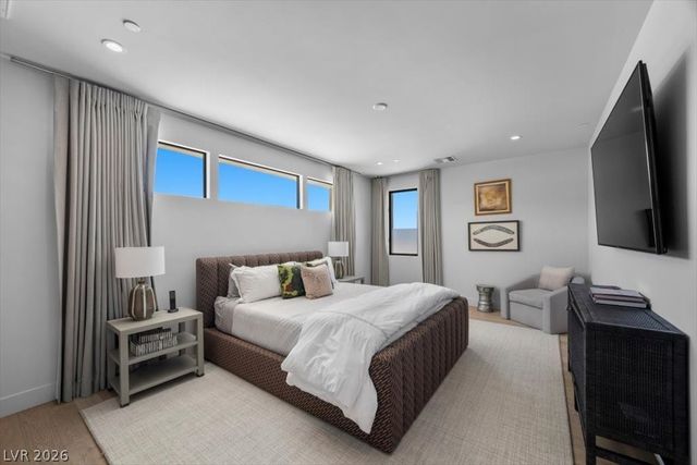 32 Highland Cove Lane, Henderson, NV 89011