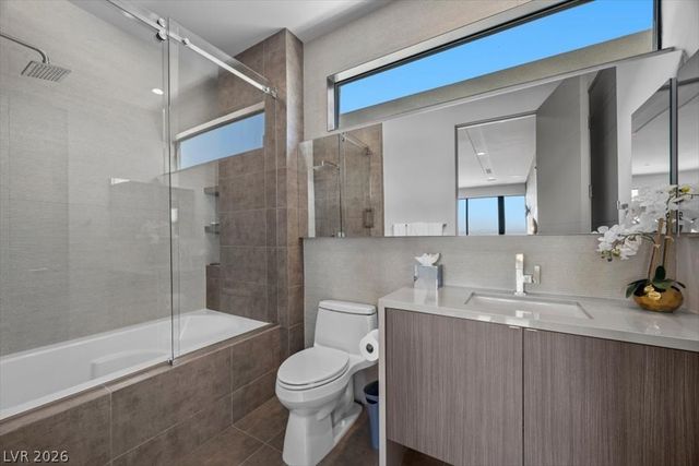 32 Highland Cove Lane, Henderson, NV 89011