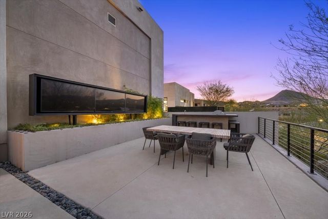 32 Highland Cove Lane, Henderson, NV 89011