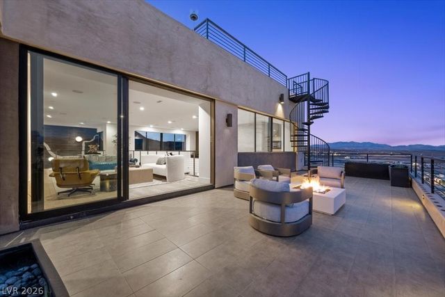 32 Highland Cove Lane, Henderson, NV 89011