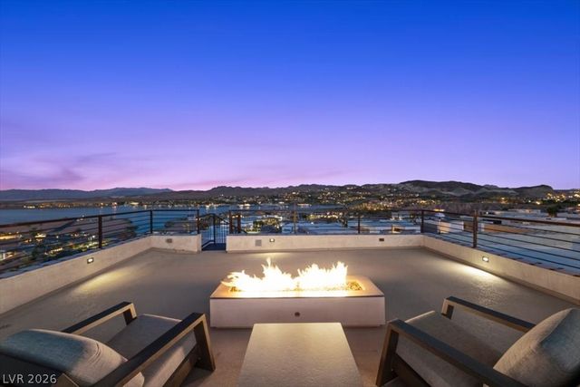 32 Highland Cove Lane, Henderson, NV 89011