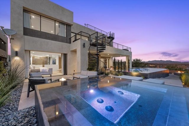 32 Highland Cove Lane, Henderson, NV 89011