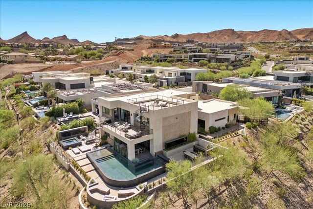 32 Highland Cove Lane, Henderson, NV 89011