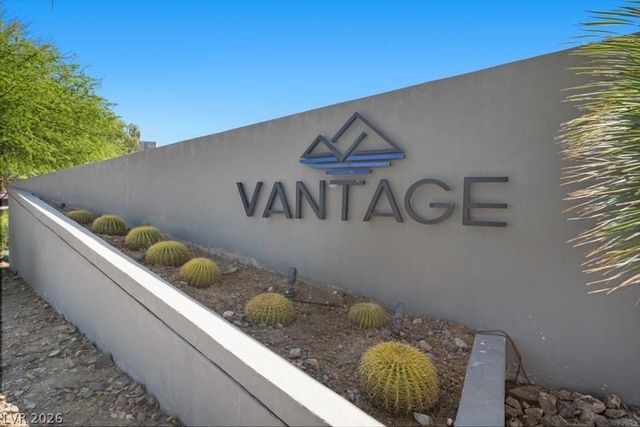 32 Highland Cove Lane, Henderson, NV 89011
