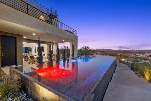 32 Highland Cove Lane, Henderson, NV 89011