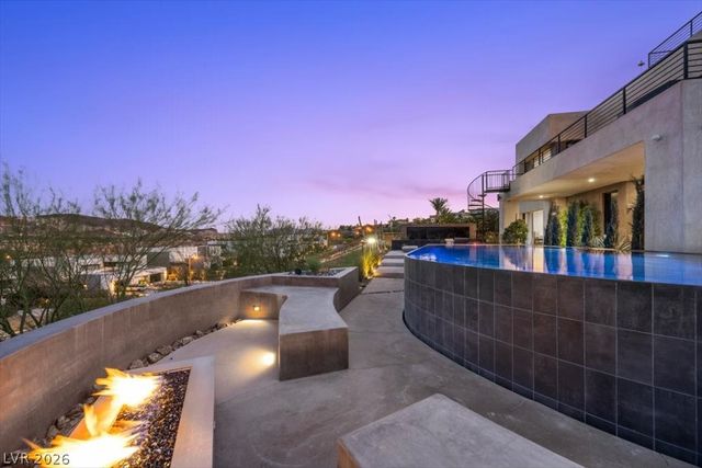 32 Highland Cove Lane, Henderson, NV 89011
