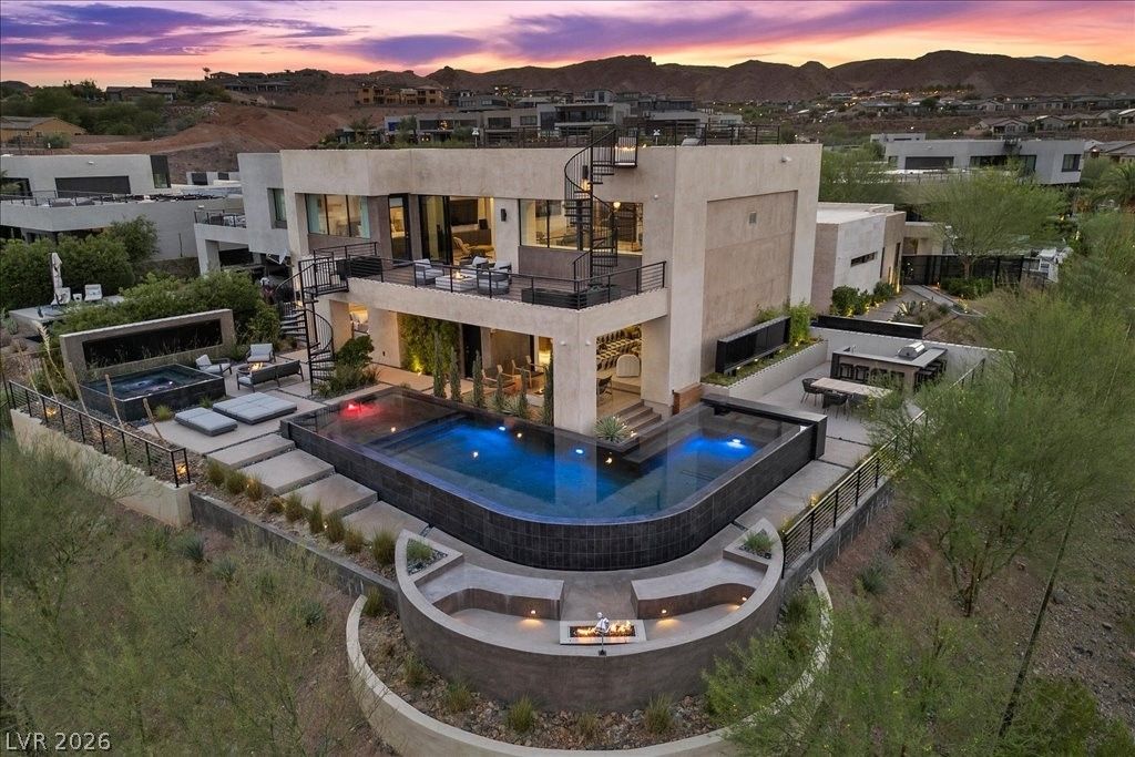 32 Highland Cove Lane, Henderson, NV 89011
