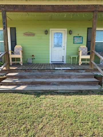 142 Tarpon Drive, Palacios, TX 77465