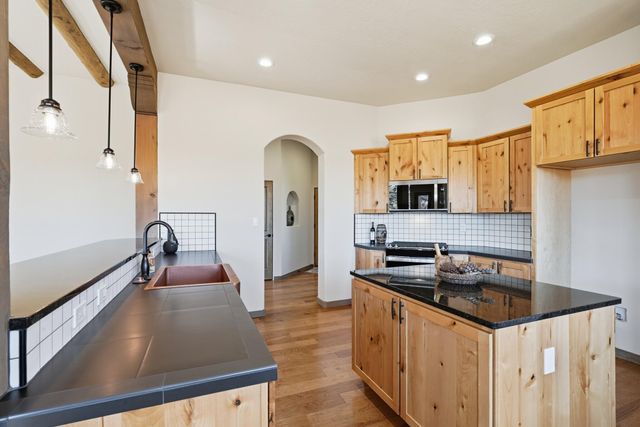 2 Bobcat Court, Placitas, NM 87043