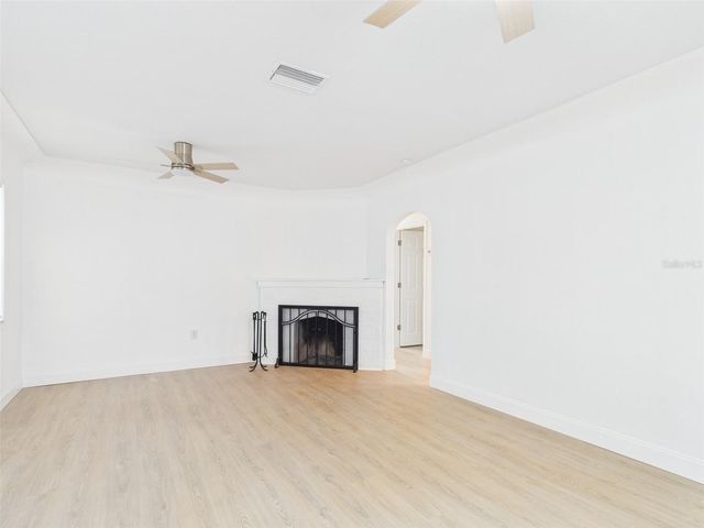 201 E MAIN STREET, Haines City, FL 33844