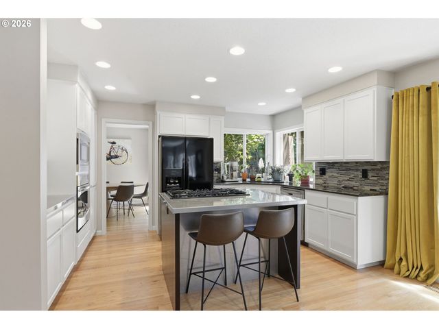 3266 SAINT CROIX St, Eugene, OR 97408