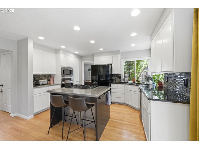 3266 SAINT CROIX St, Eugene, OR 97408