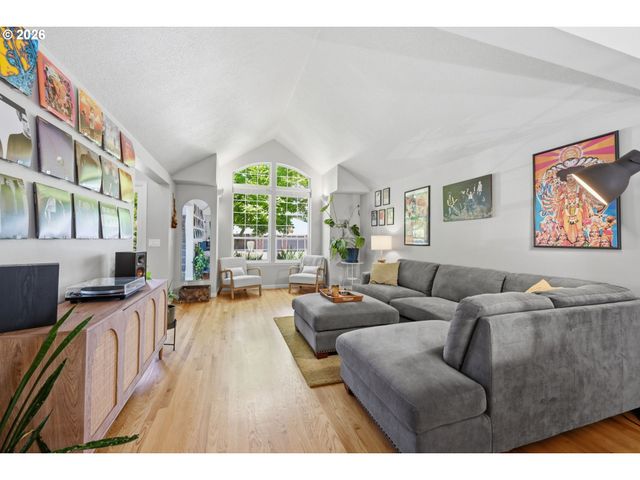 3266 SAINT CROIX St, Eugene, OR 97408