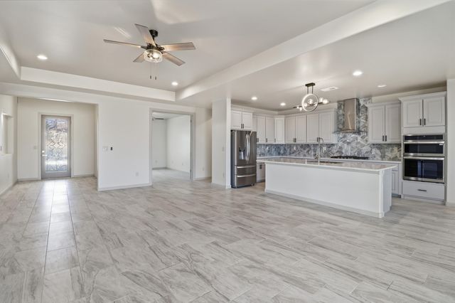 413 Holly Court SE, Rio Rancho, NM 87124