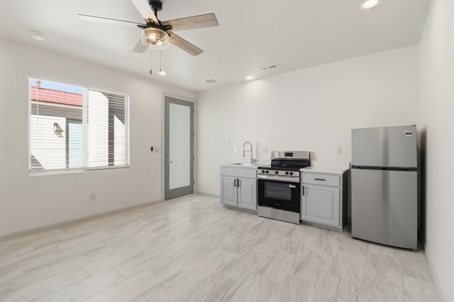 413 Holly Court SE, Rio Rancho, NM 87124