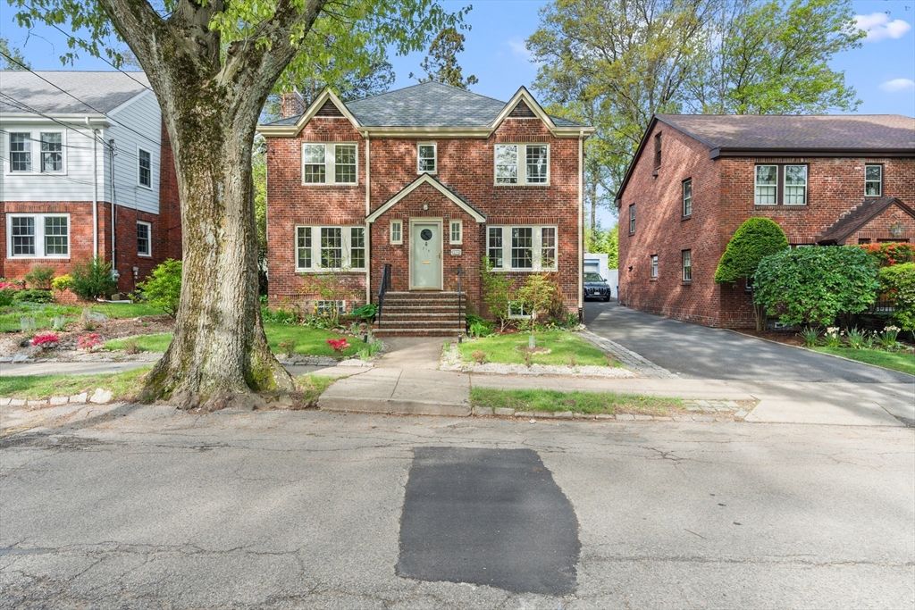 316 Russett Road, Brookline, MA 02467