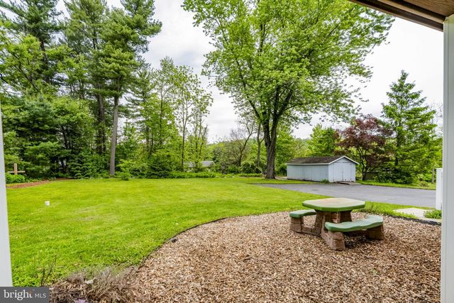 30 PINE CREST DR, Denver, PA 17517