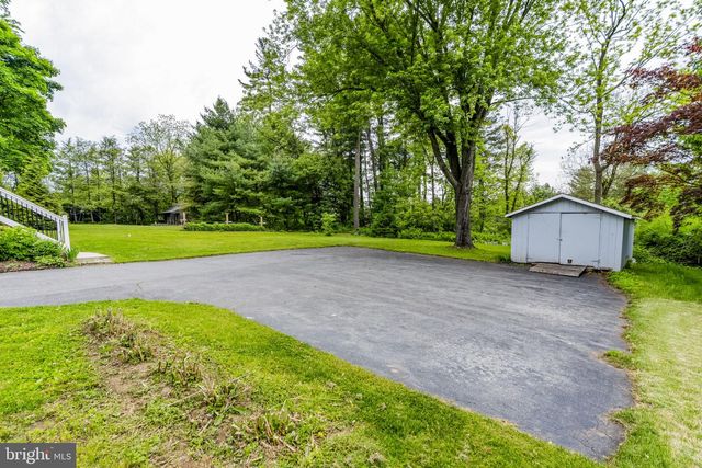 30 PINE CREST DR, Denver, PA 17517
