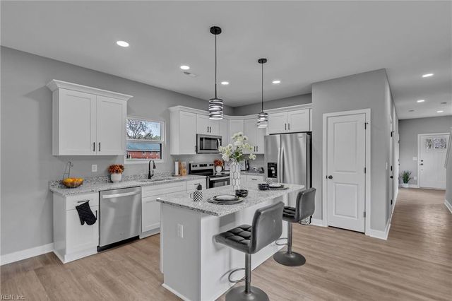 123 N 4th ST, Suffolk, VA 23434