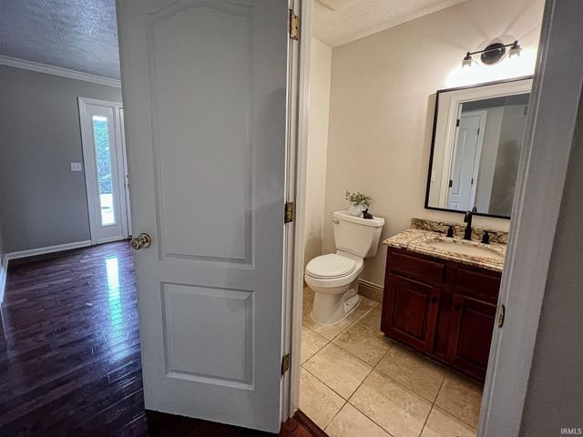 10314 Shefield Court, Newburgh, IN 47630