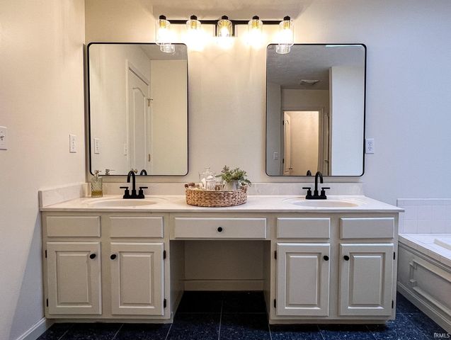 10314 Shefield Court, Newburgh, IN 47630