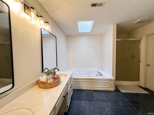 10314 Shefield Court, Newburgh, IN 47630