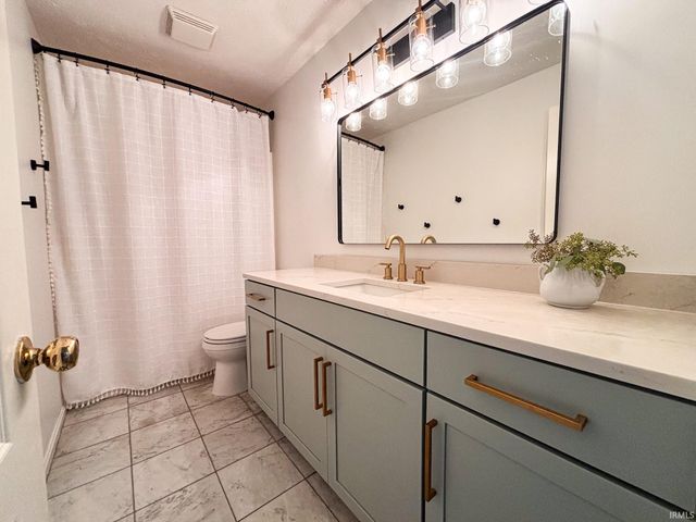 10314 Shefield Court, Newburgh, IN 47630