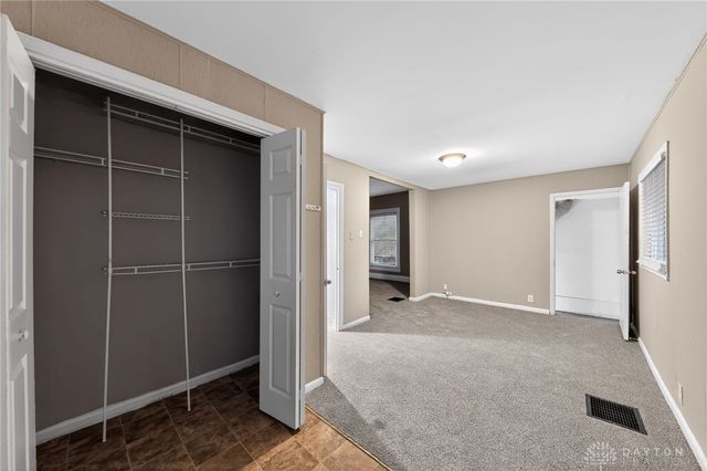 2527 S Dixie Drive, Dayton, OH 45409