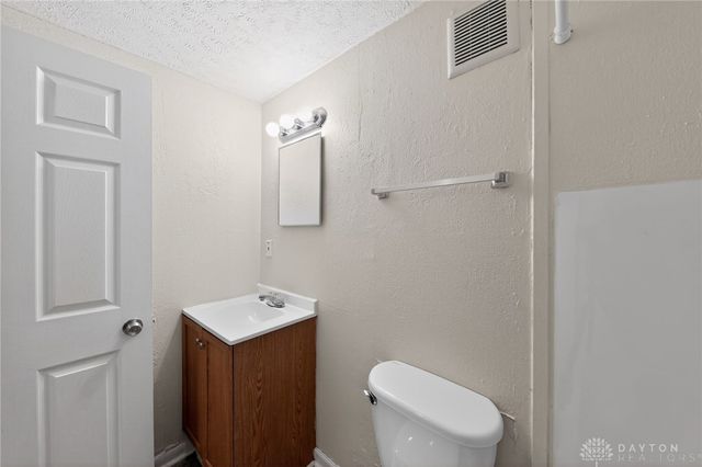 2527 S Dixie Drive, Dayton, OH 45409