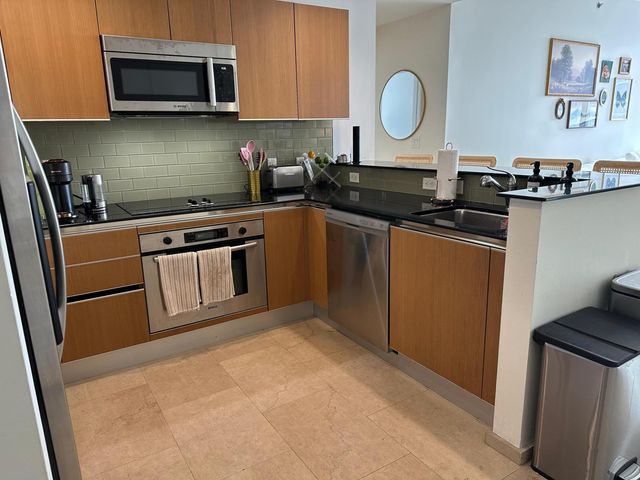 1060 Brickell Avenue 3711, Miami, FL 33131