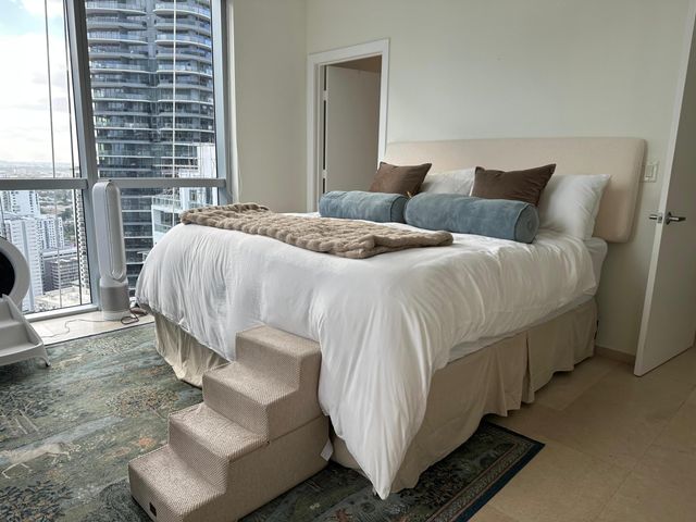 1060 Brickell Avenue 3711, Miami, FL 33131