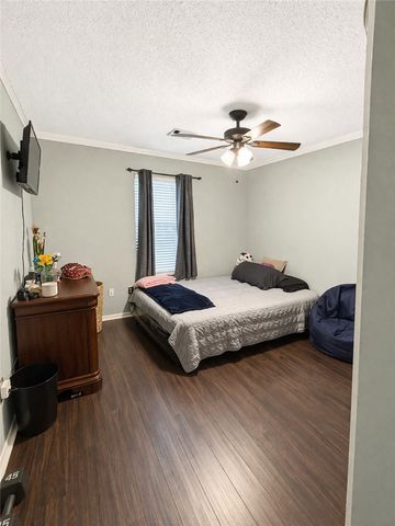 3807 W Locust Street, Rogers, AR 72756