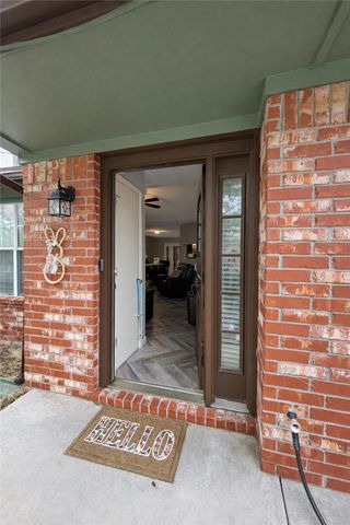 3807 W Locust Street, Rogers, AR 72756